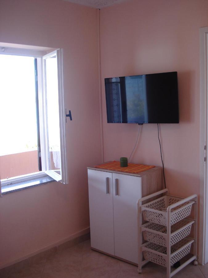 Apartmani Mirko Ljubac Ražanac Exterior foto